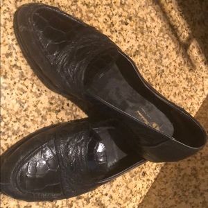 Take 6 men’s navy alligator loafers